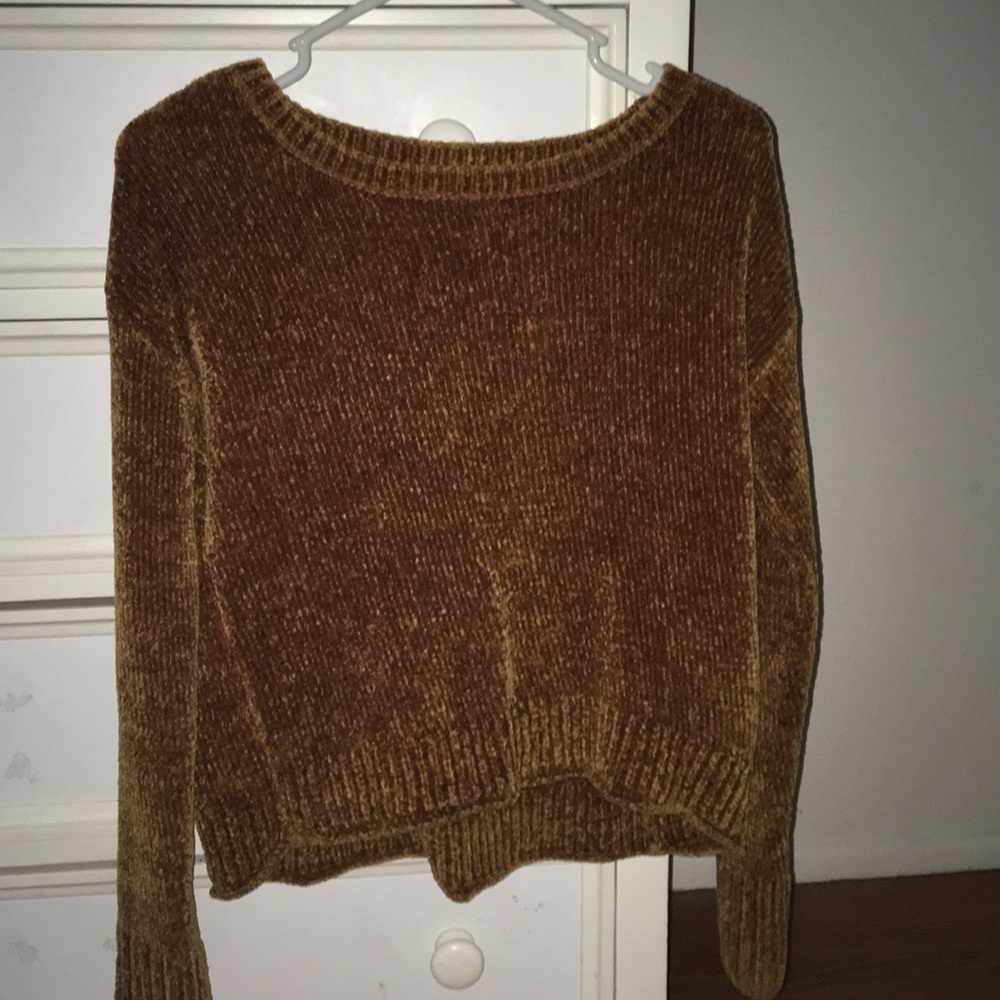 Mustard yellow fuzzy long sleeved crop top